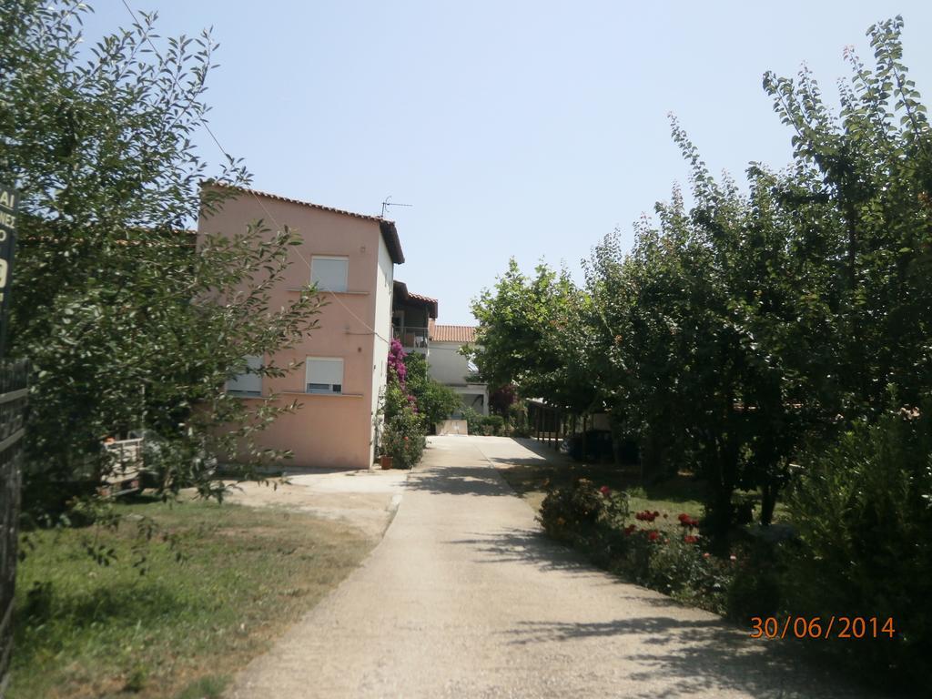 Ioannis Avrades Apartments อาเยียกาโบส ภายนอก รูปภาพ