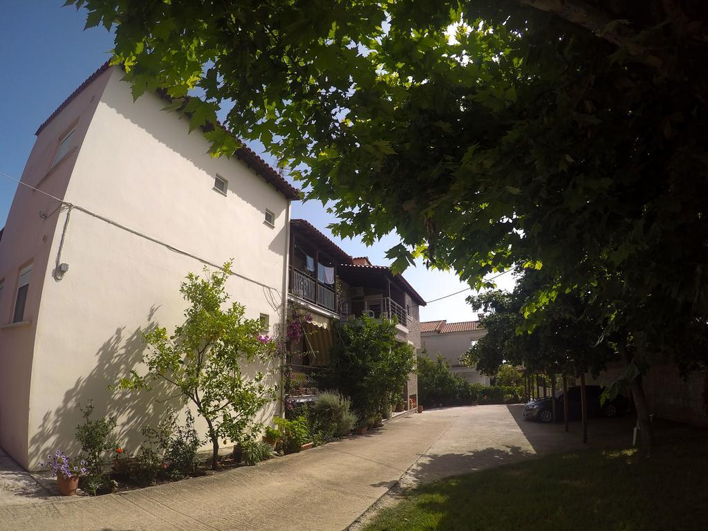 Ioannis Avrades Apartments อาเยียกาโบส ภายนอก รูปภาพ